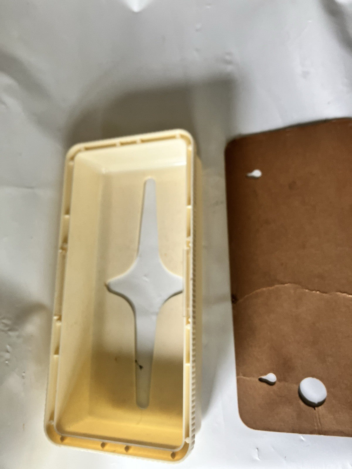 Vintage MCM Beige/Off White Plastic Art Deco Styles Tissue Box Wall Mount/Box