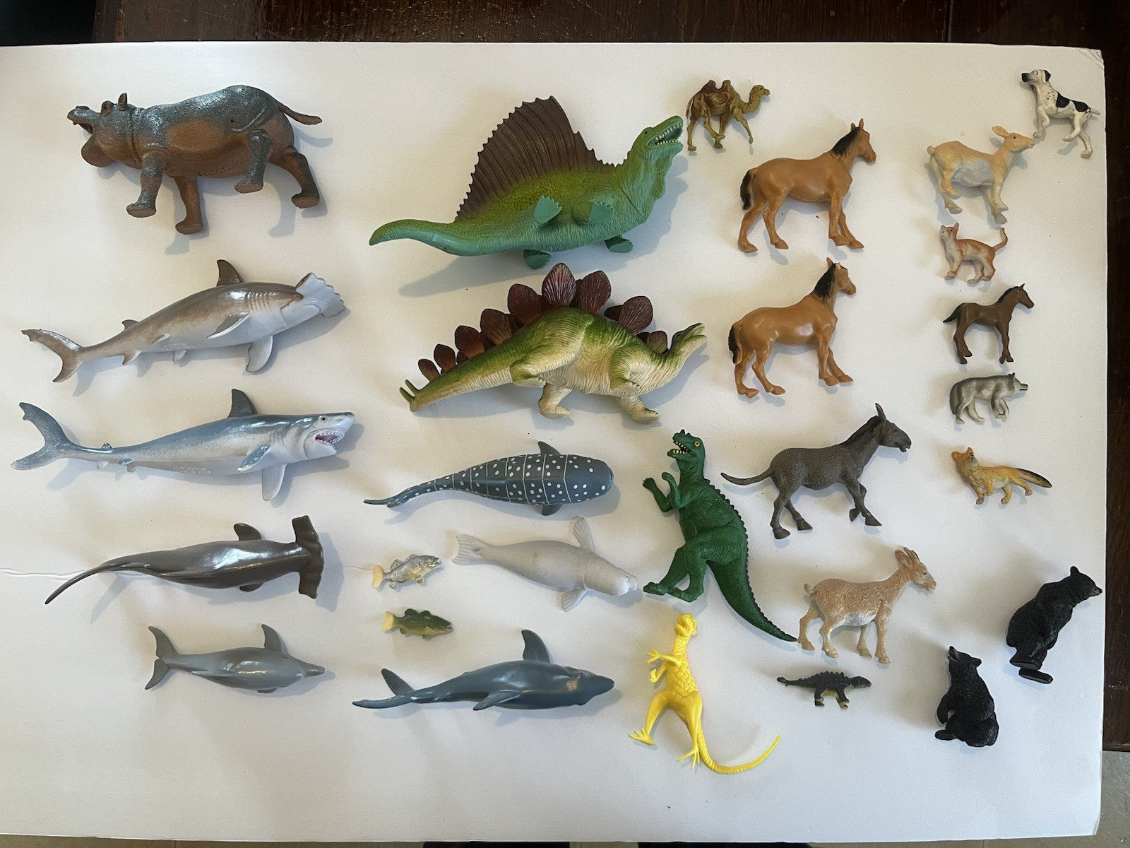 Large Lot of Rubber/Plastic Animal Toys Sharks/Dinos/Bears/Farm Animals Fish