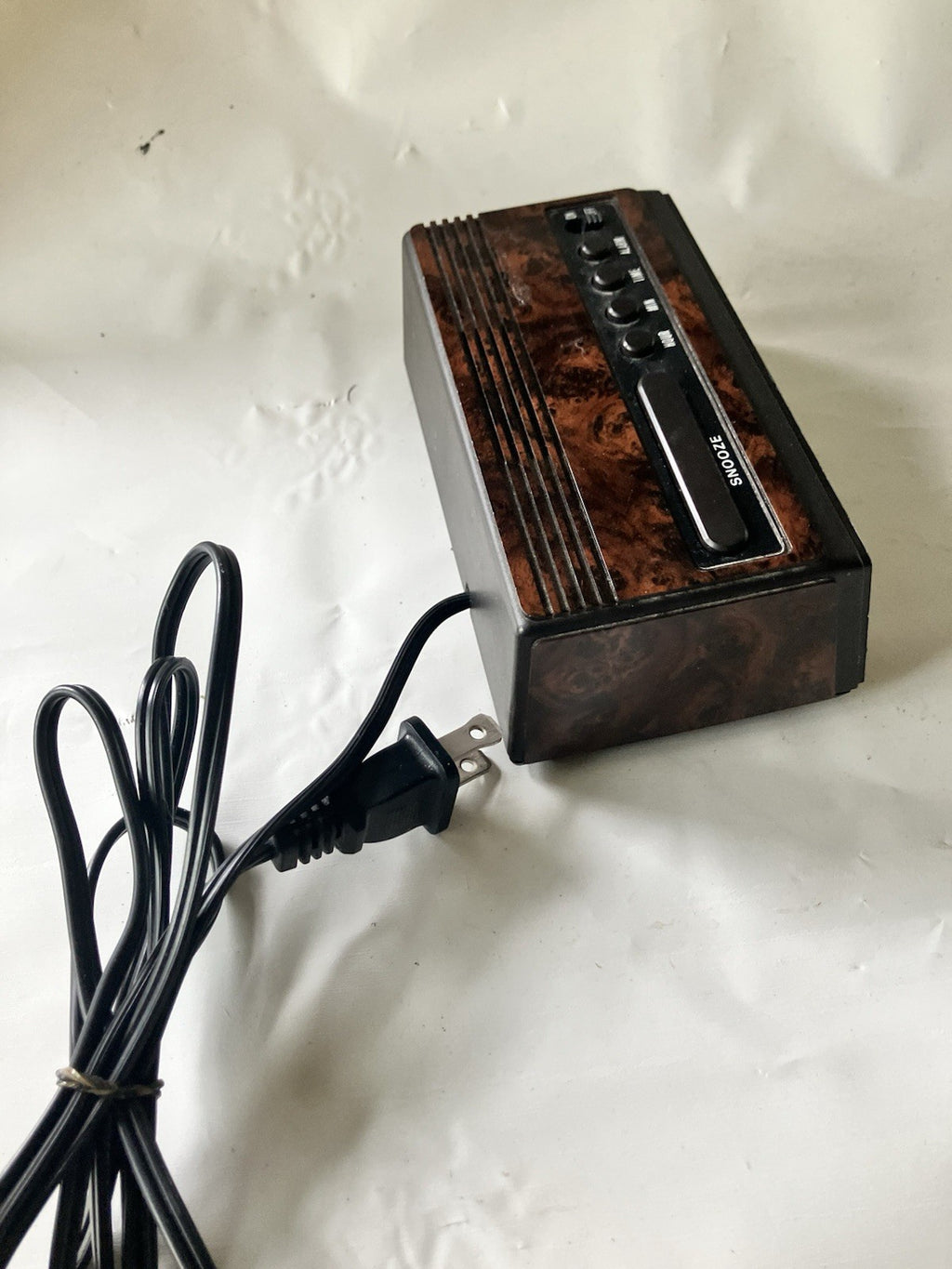 Vintage Elgin Wood tone Electric Analog Bedside Alarm Click Working Condition