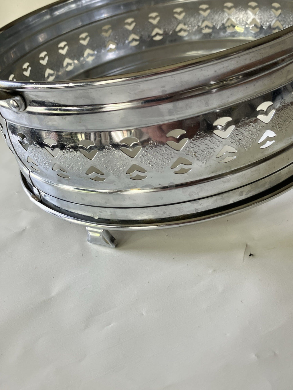 Vintage Hammered Ornate Metal Casserole 8” Round Stand/Carrier Floral Details