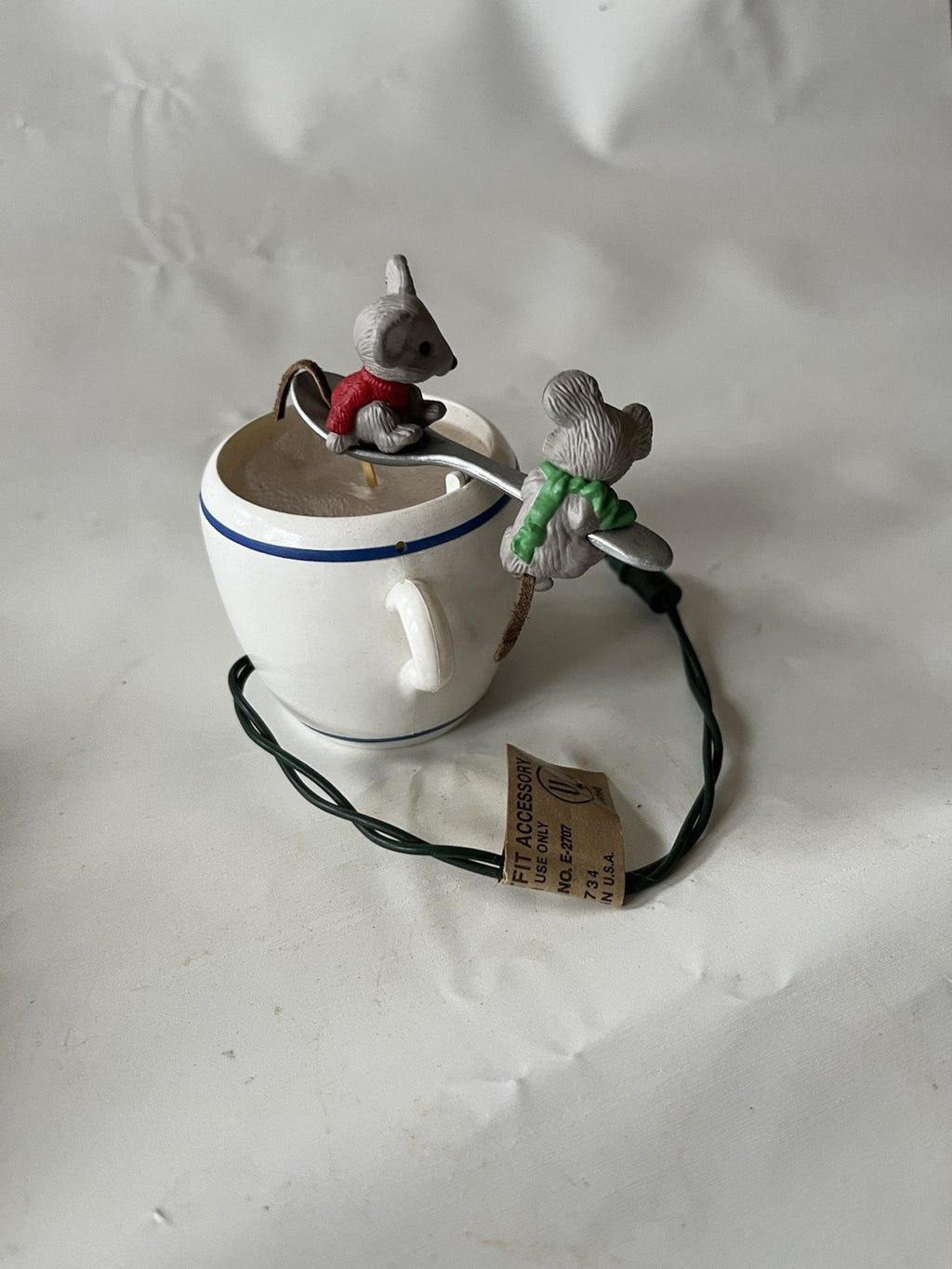 Hallmark LOVING SPOONFUL  1989  Magic: Light & Motion Decoration; See Photos