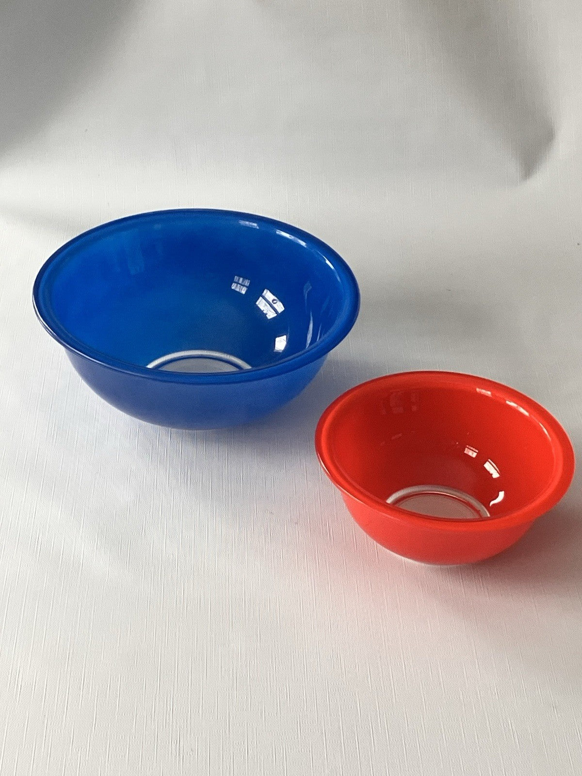 Vintage PYREX Primary/Clear Bottom Bowls-2.5 L; 1 L Blue And Red 1980s