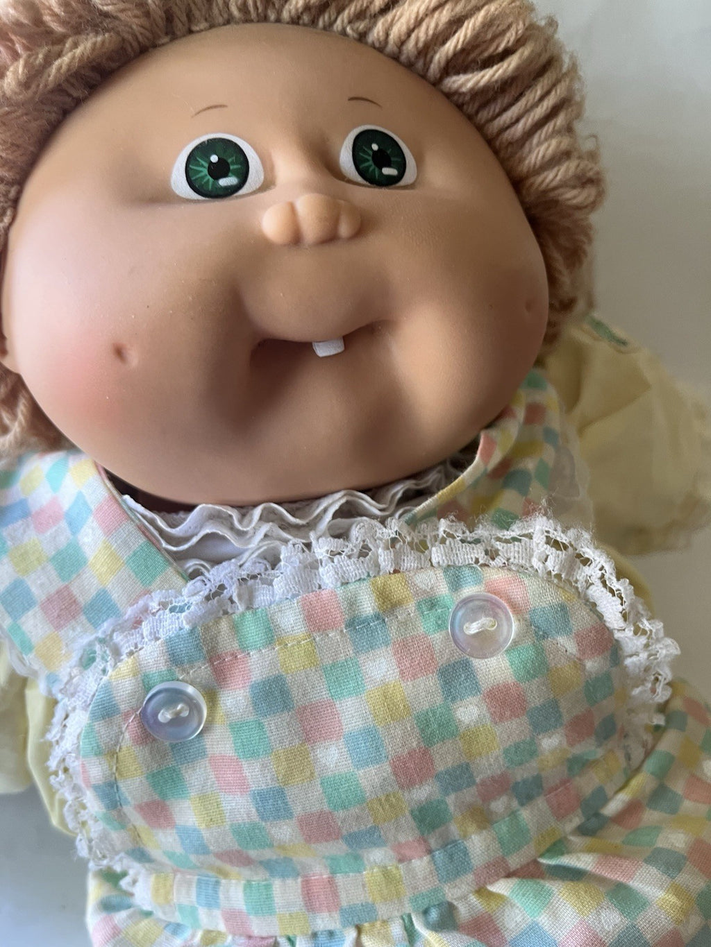 Vintage Cabbage Patch Kids Dirty Blonde Straight Pigtails Green Eyes, Tooth