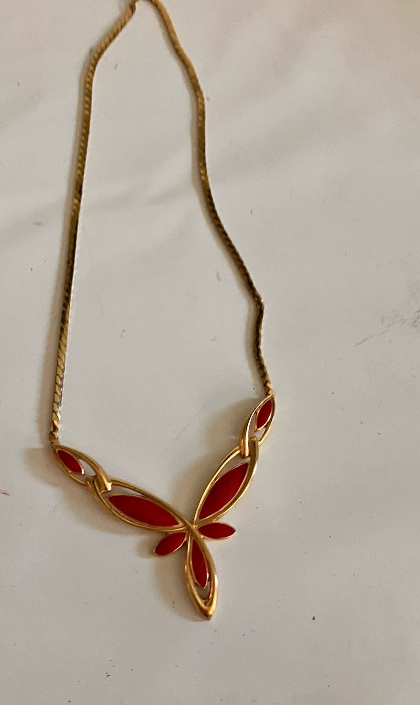 Trifari Burgundy Wine & Gold Tone Chain Pendant Necklace
