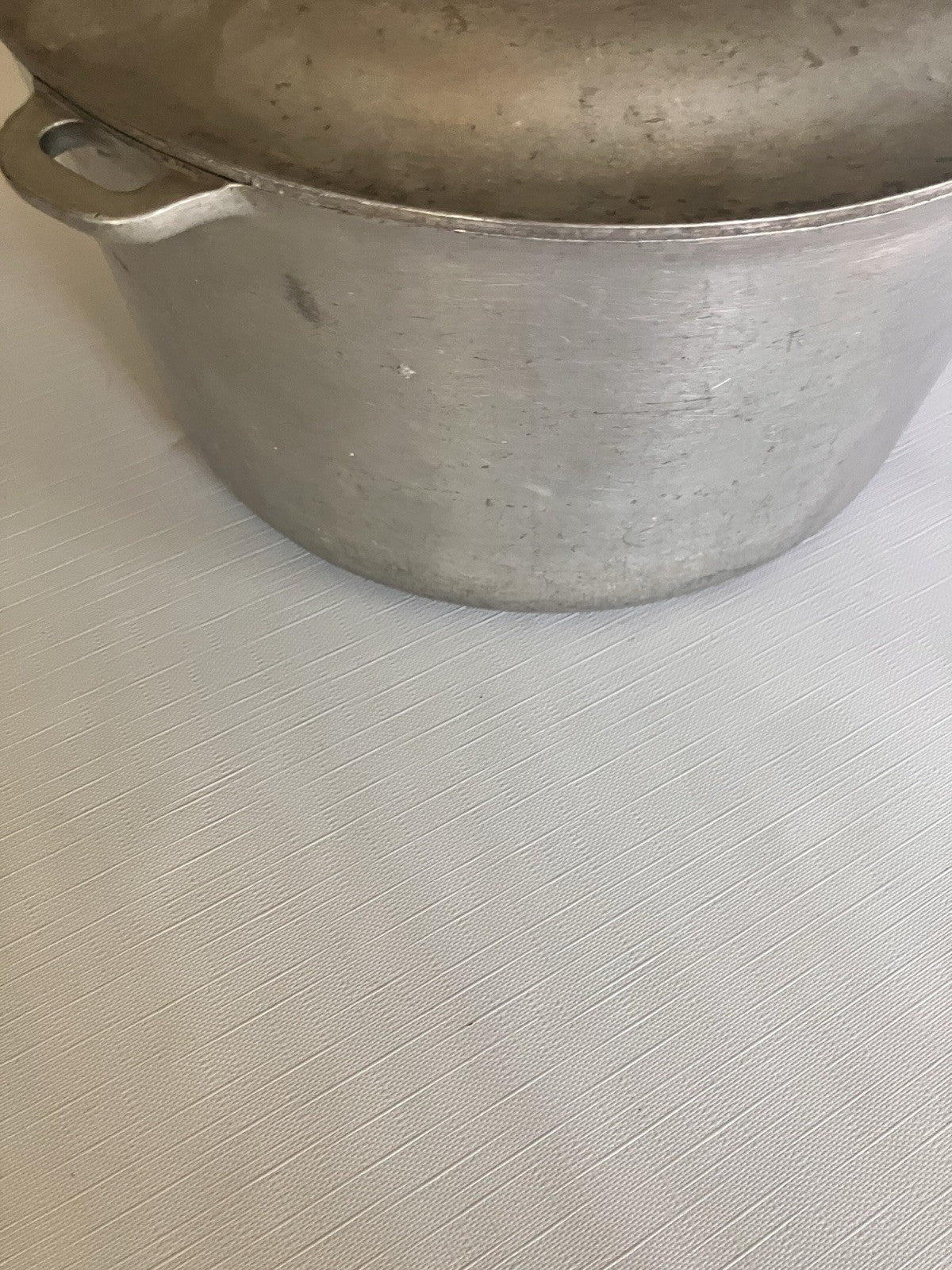 True Vintage CLUB Aluminum 4 Quart Stock Pot/Dutch Oven with Lid and Bale Handle