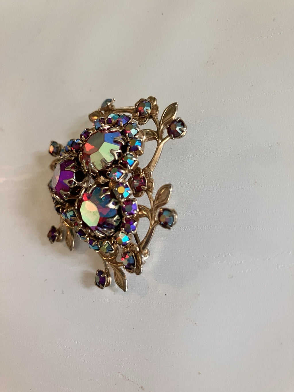 Vintage 1.5” Aurora Borealis Brooch; EVC