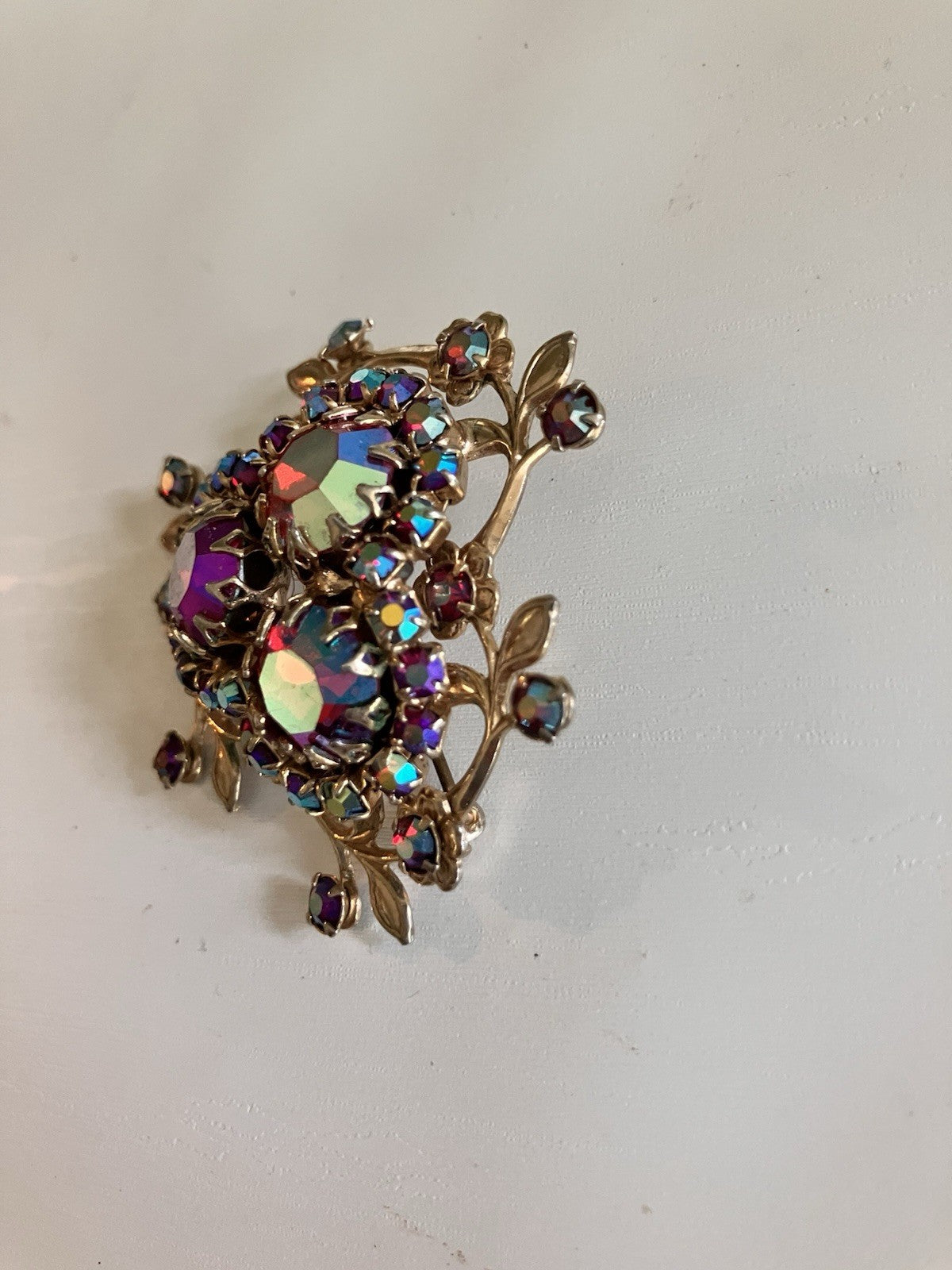 Vintage 1.5” Aurora Borealis Brooch; EVC