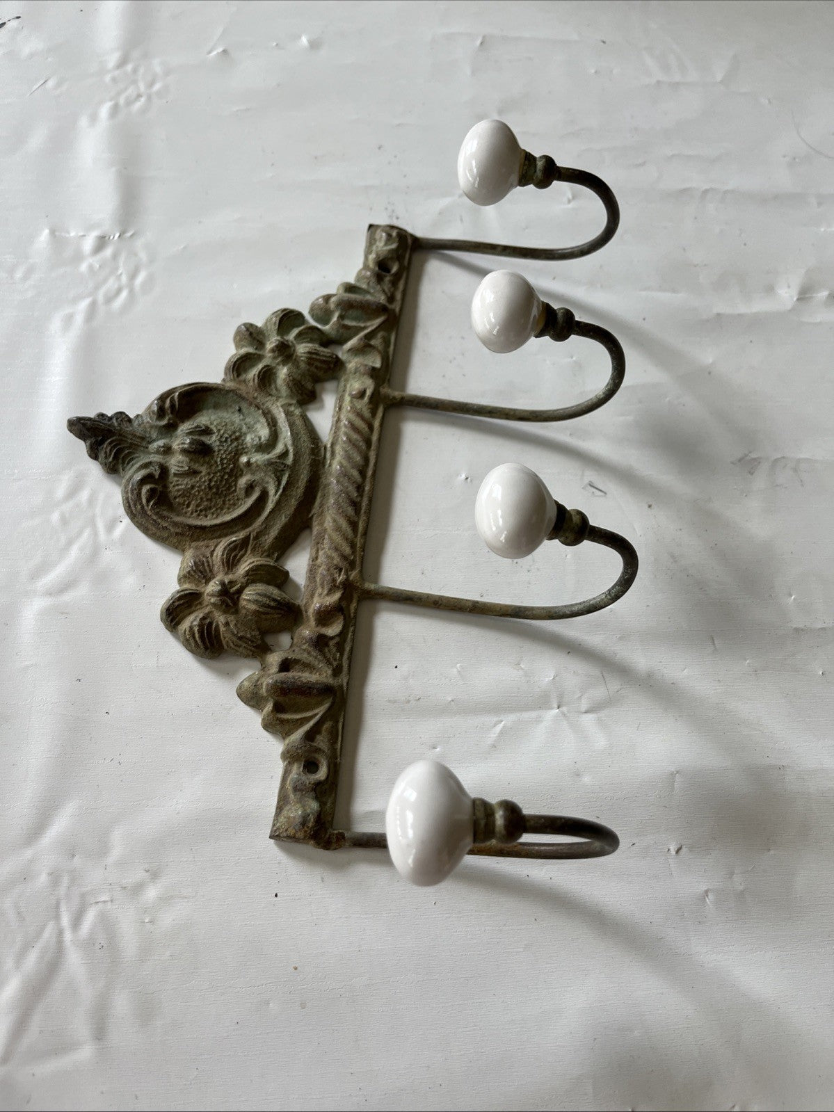 Vintage Styled Cast Iron Metal And Porcelain Wall 4 Hooks; 8”x6” Ornate Details