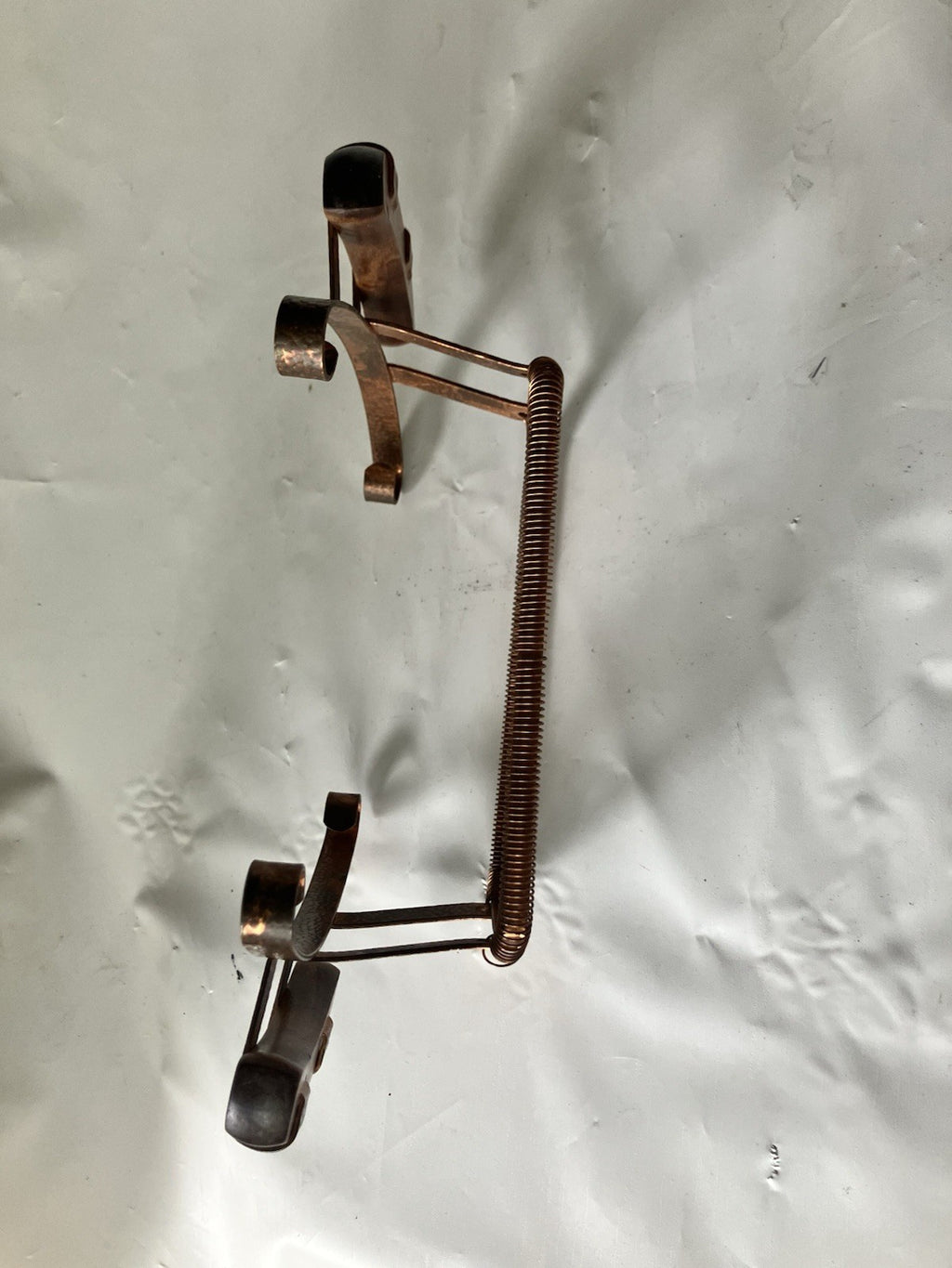 Vintage Hammered Copper/ Wood Casserole Dish Stand With Spring Adjustment 6-10”
