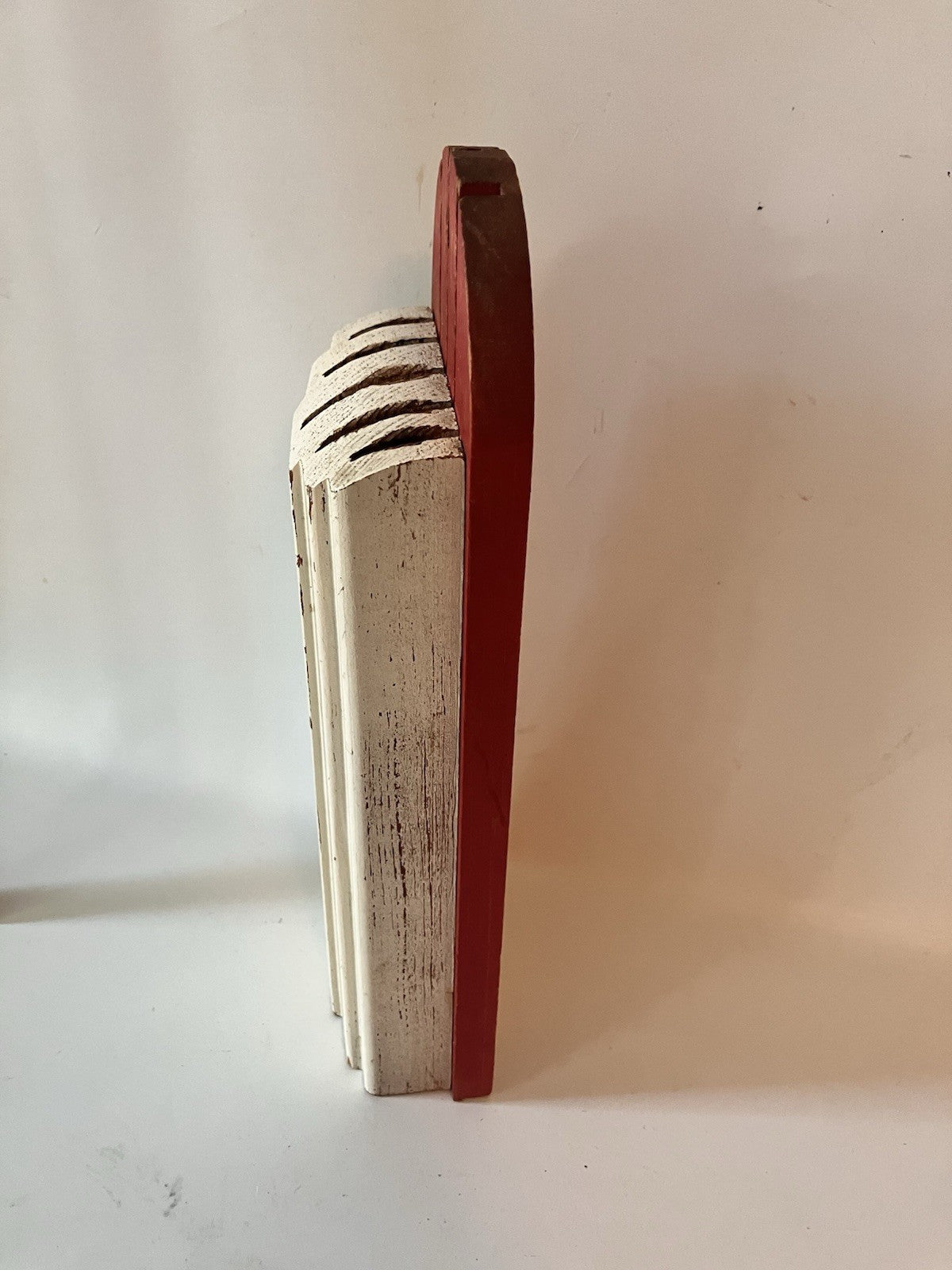 Vintage Farmhouse Red and White Knife Holder; Red Daffodil, GUC 1950s