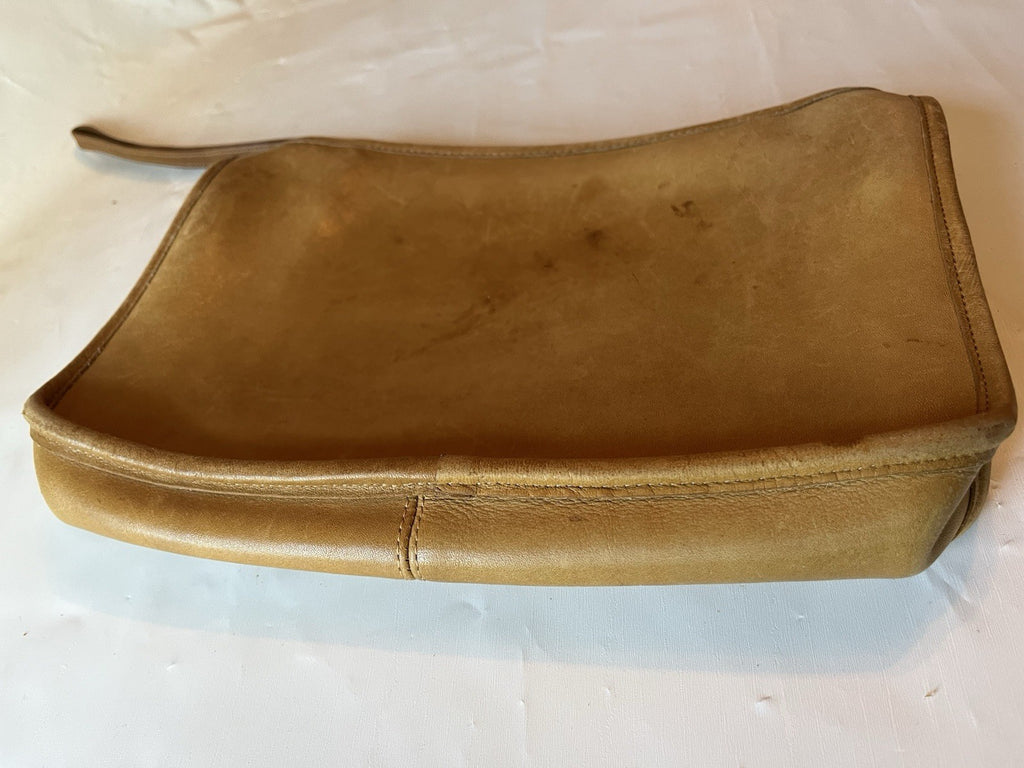 Vintage 1982/83 Coach STYLE 9560 Slim Clutch Standard In Tan Registration 0922