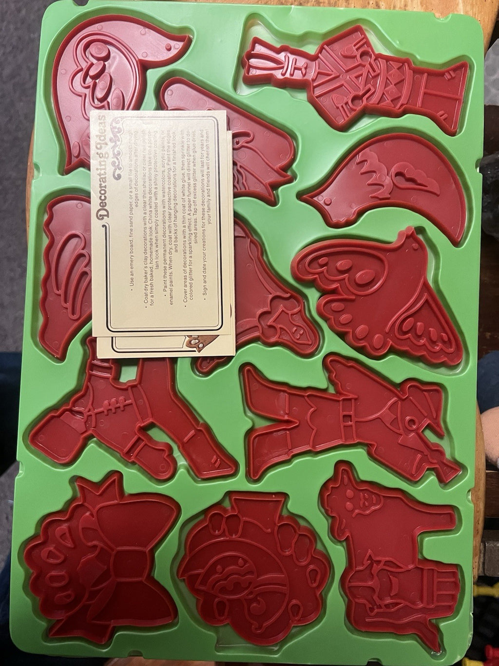VINTGE CHILTON TWELVE DAYS OF CHRISTMAS PLASTIC COOKIE CUTTERS SET ORIGINAL BOX
