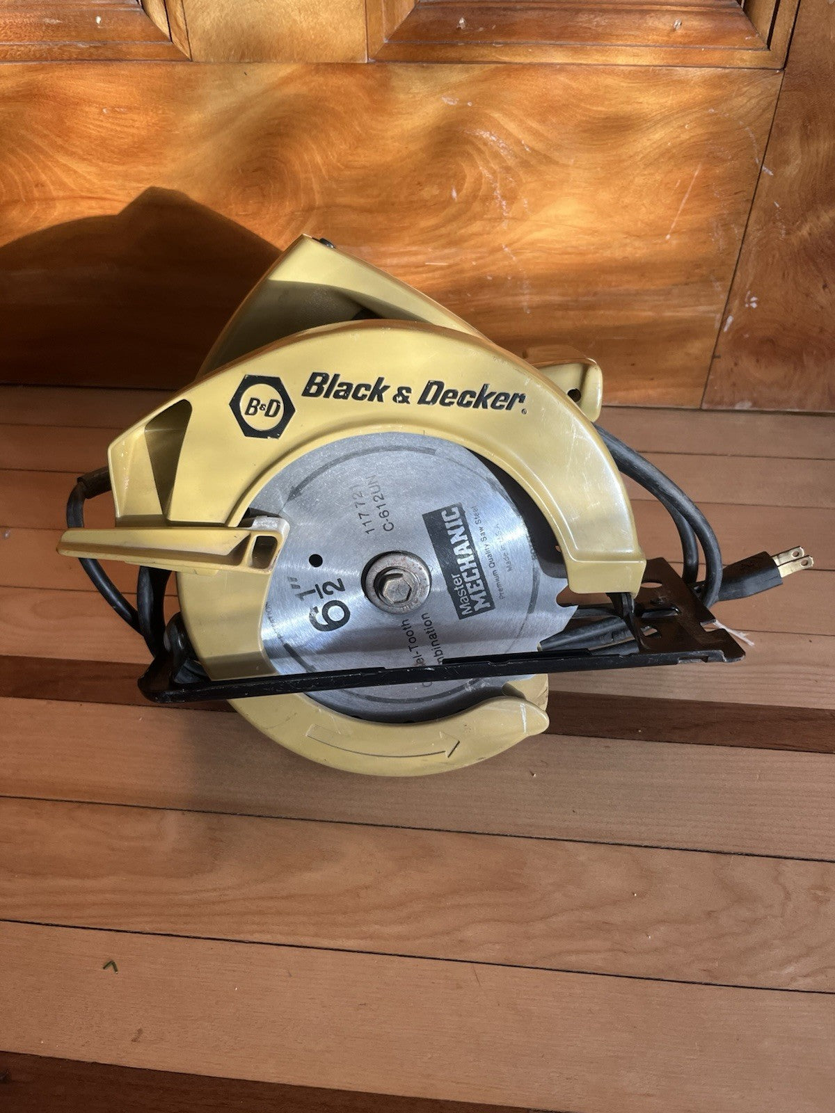 Black And Decker 7308 7 1/4” Circular Saw Vintage Corded Electric Tool Works