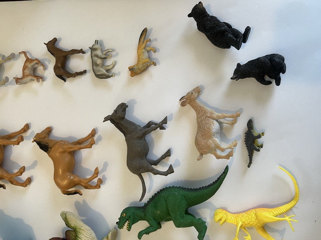 Large Lot of Rubber/Plastic Animal Toys Sharks/Dinos/Bears/Farm Animals Fish