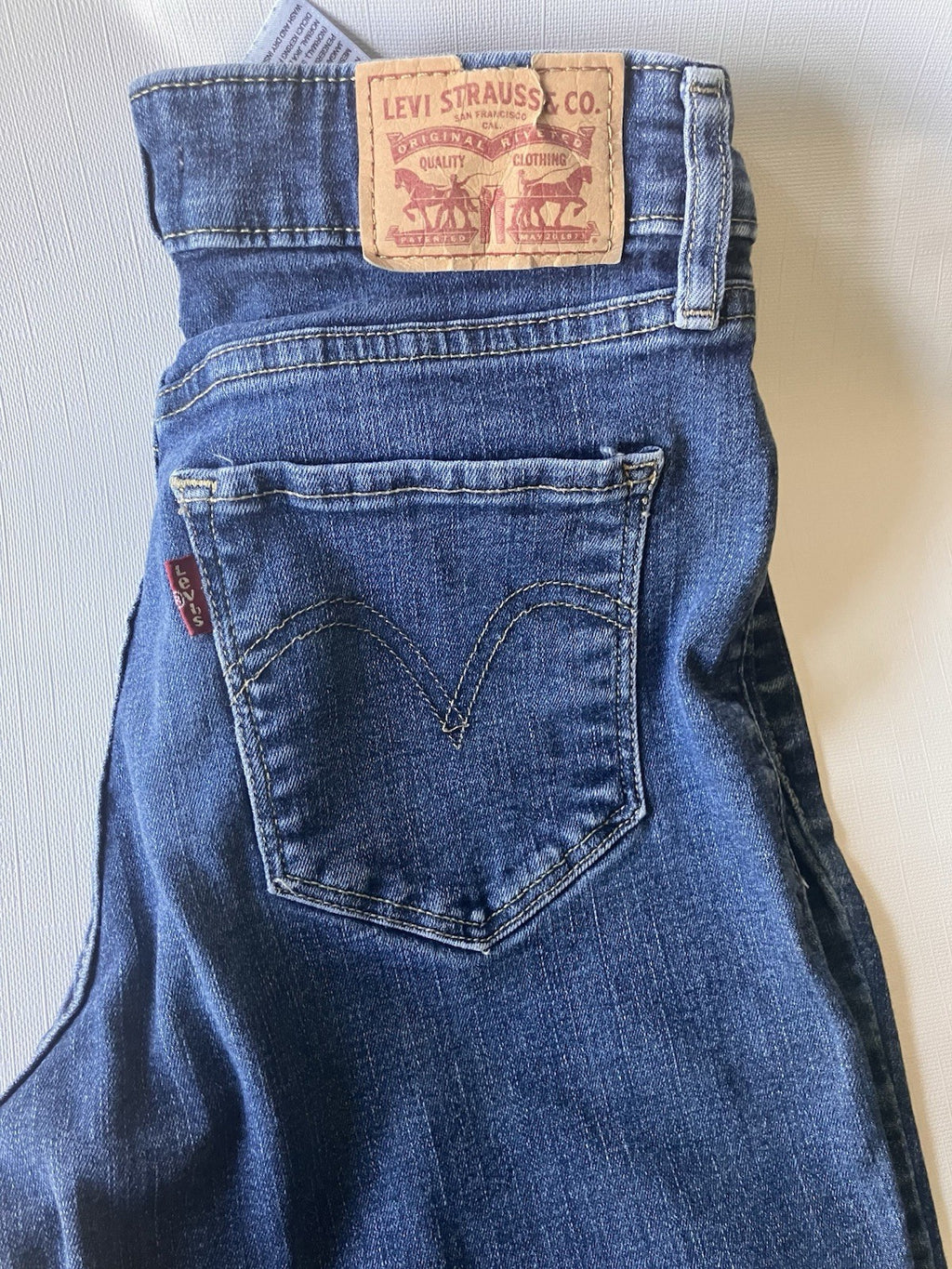 Pair Of Levis Women’s 27x30/ 28x30 Skinny Jeans