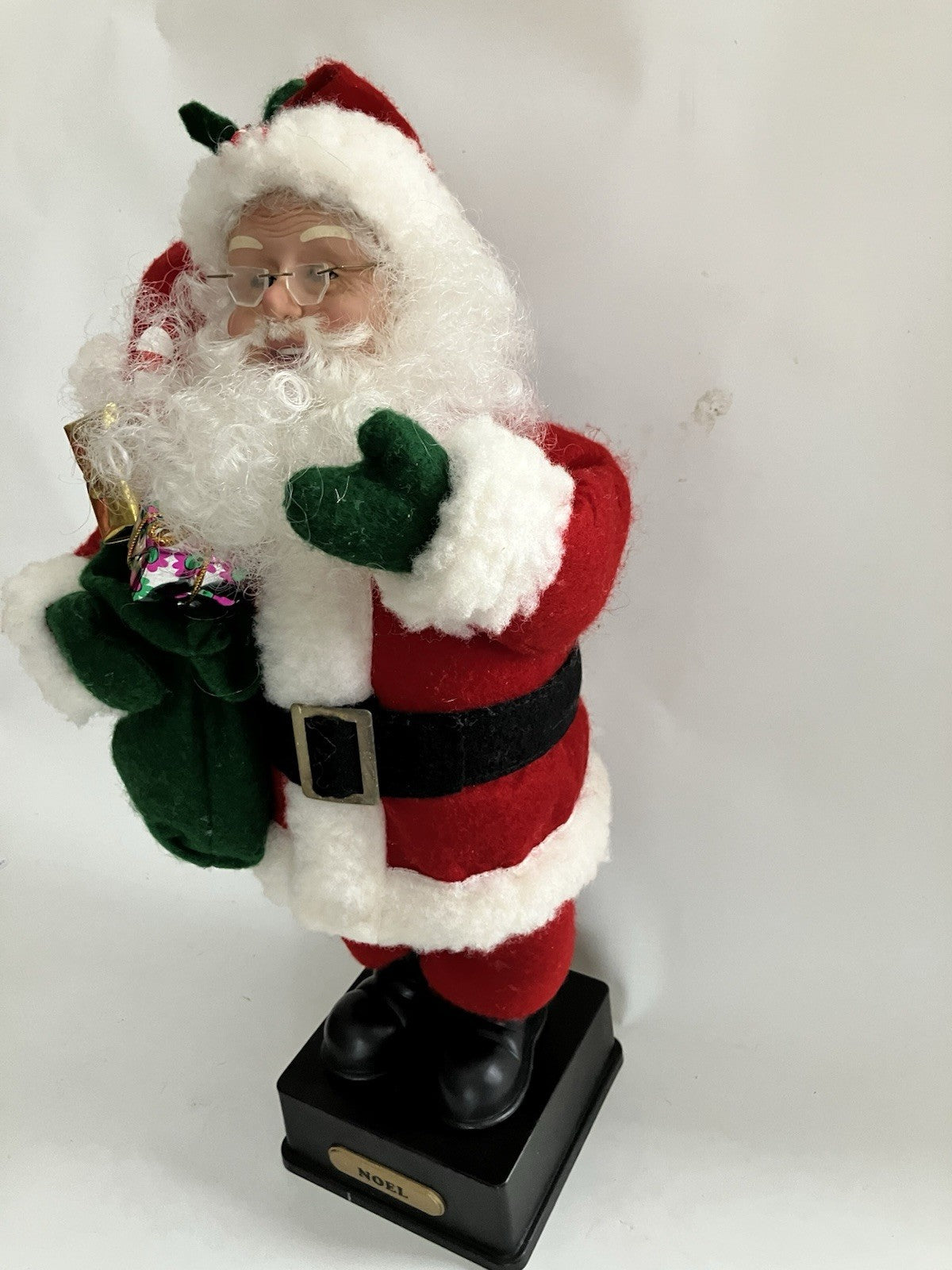 Vintage 1995 Holiday Creations Santa Claus Musical 16" Christmas Figure "Noel "