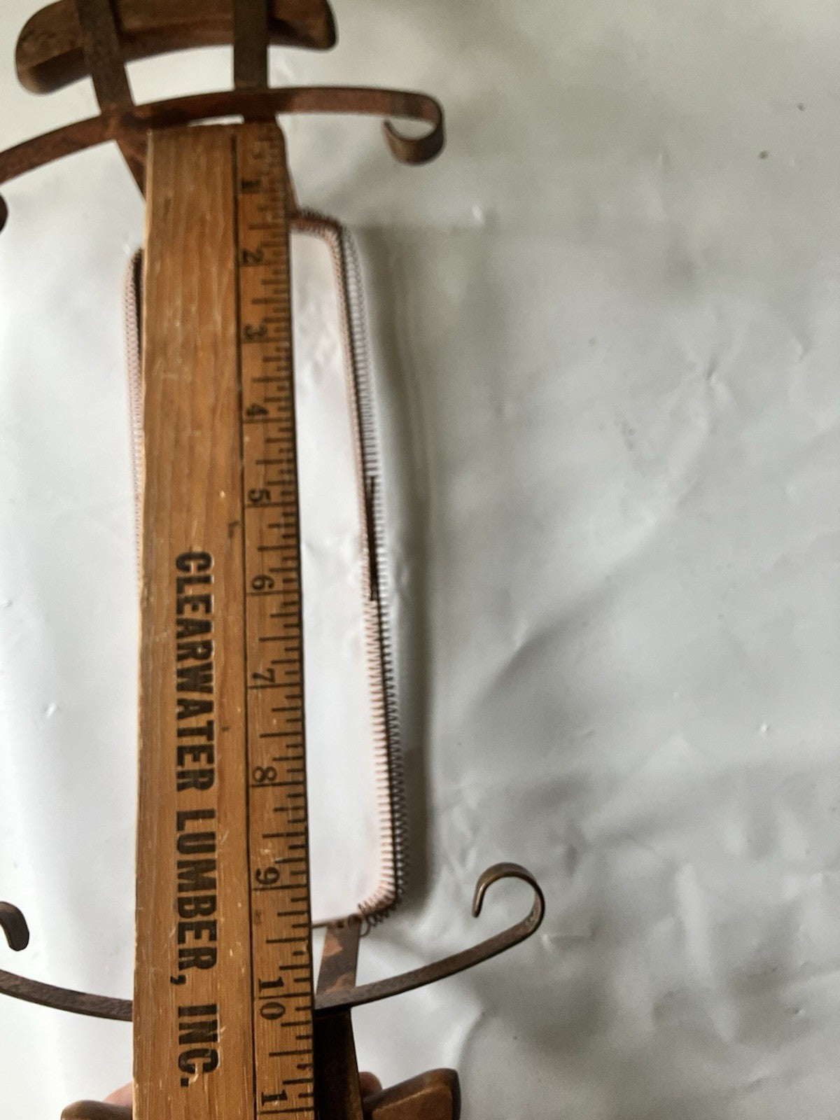 Vintage Hammered Copper/ Wood Casserole Dish Stand With Spring Adjustment 6-10”