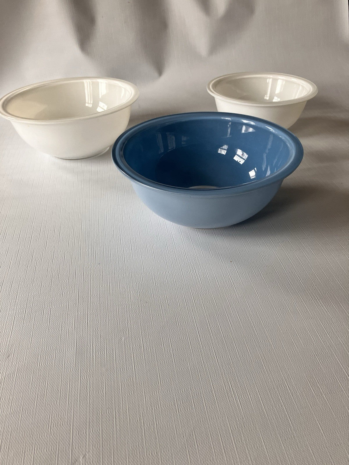 3 PYREX Clear Bottom Mixing Bowls-White #322, 323 And Blue #323