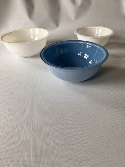 3 PYREX Clear Bottom Mixing Bowls-White #322, 323 And Blue #323