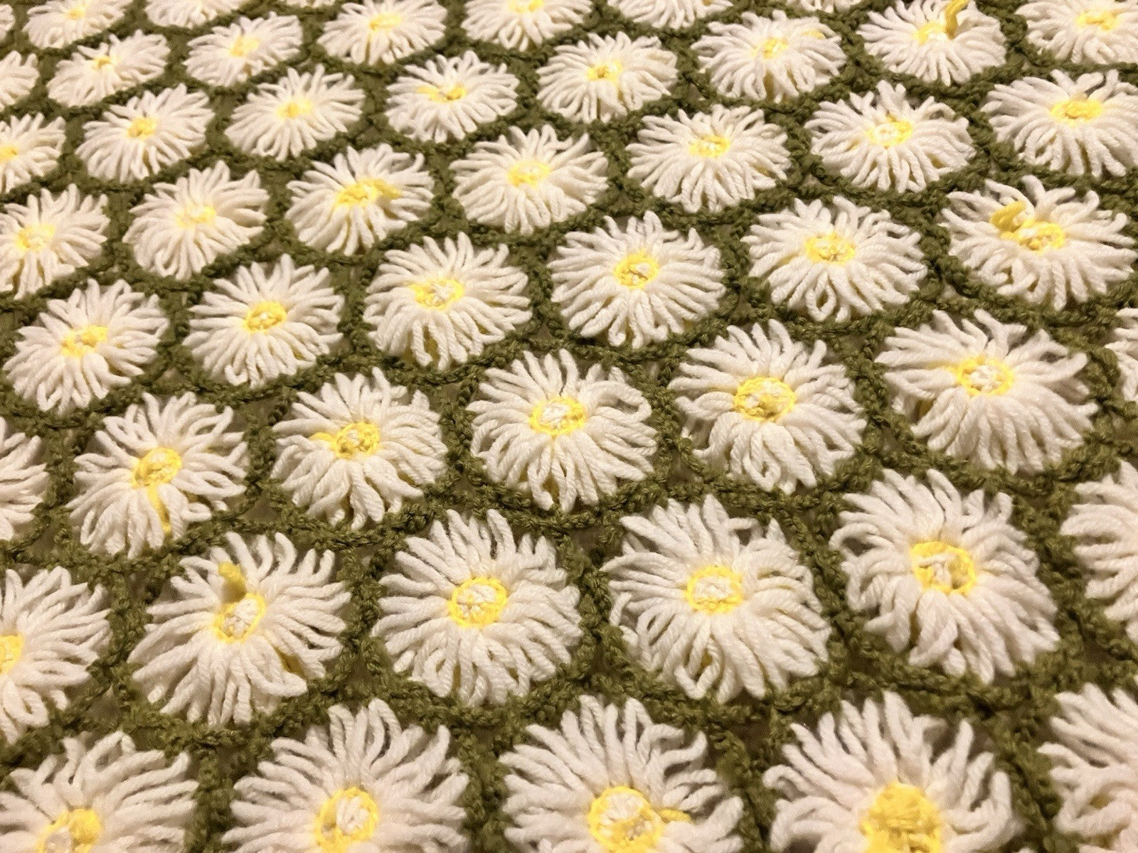 Vintage Daisy Chain Blanket Twin Size Crochet Topper Blanket 60” Long EVC