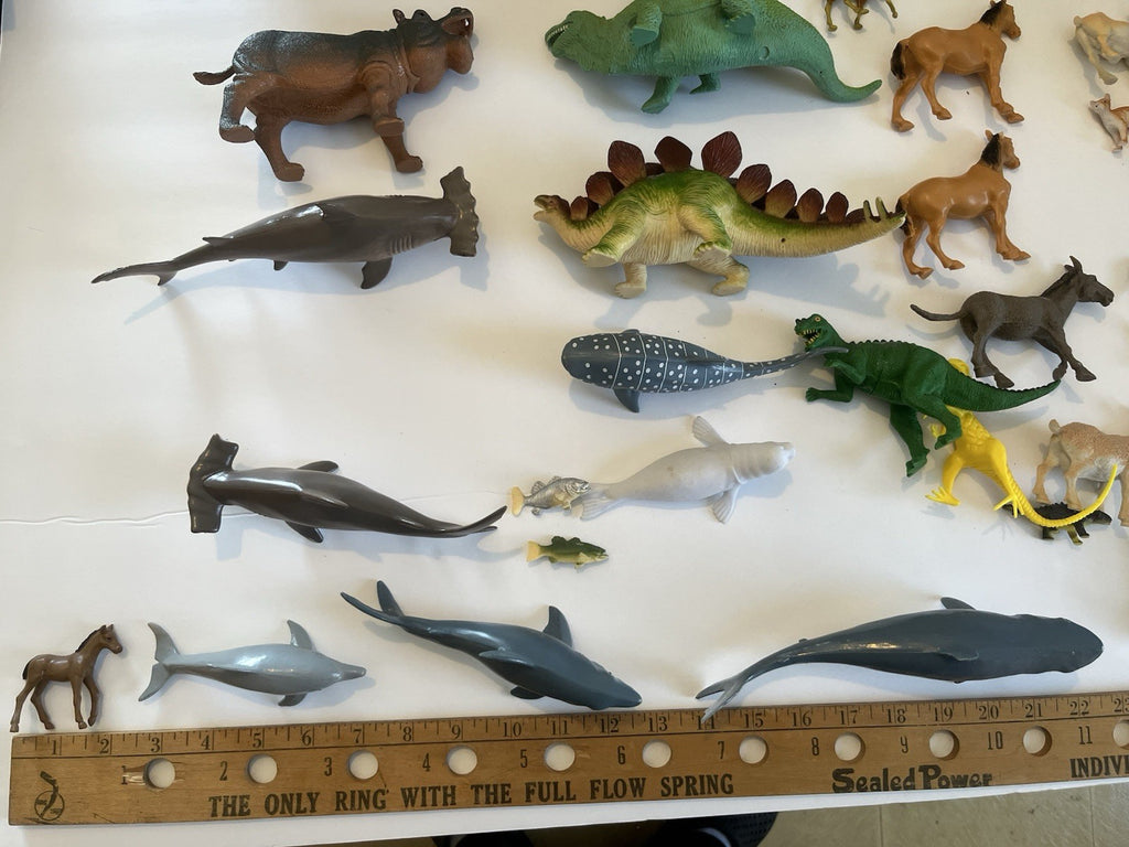 Large Lot of Rubber/Plastic Animal Toys Sharks/Dinos/Bears/Farm Animals Fish