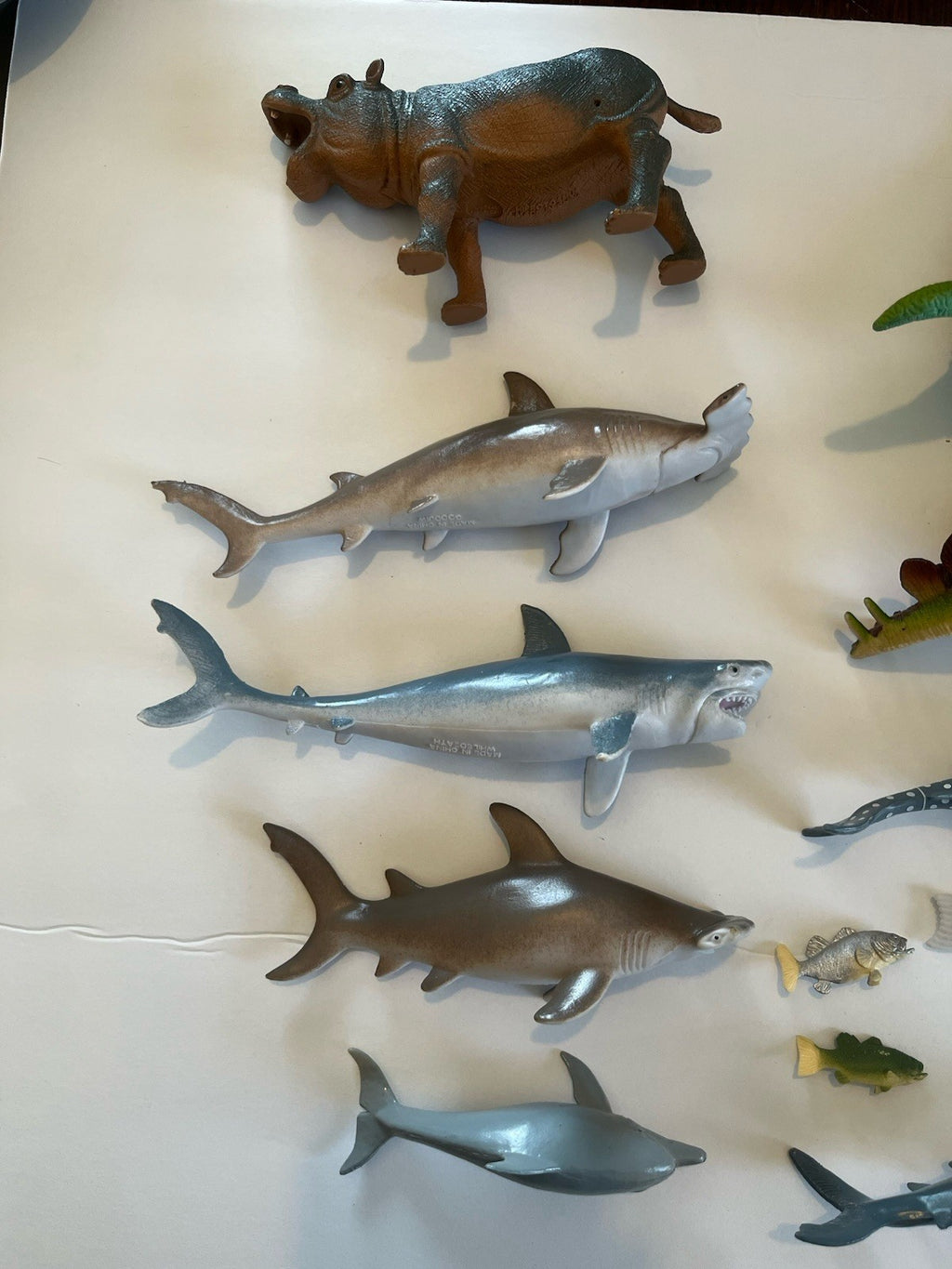 Large Lot of Rubber/Plastic Animal Toys Sharks/Dinos/Bears/Farm Animals Fish