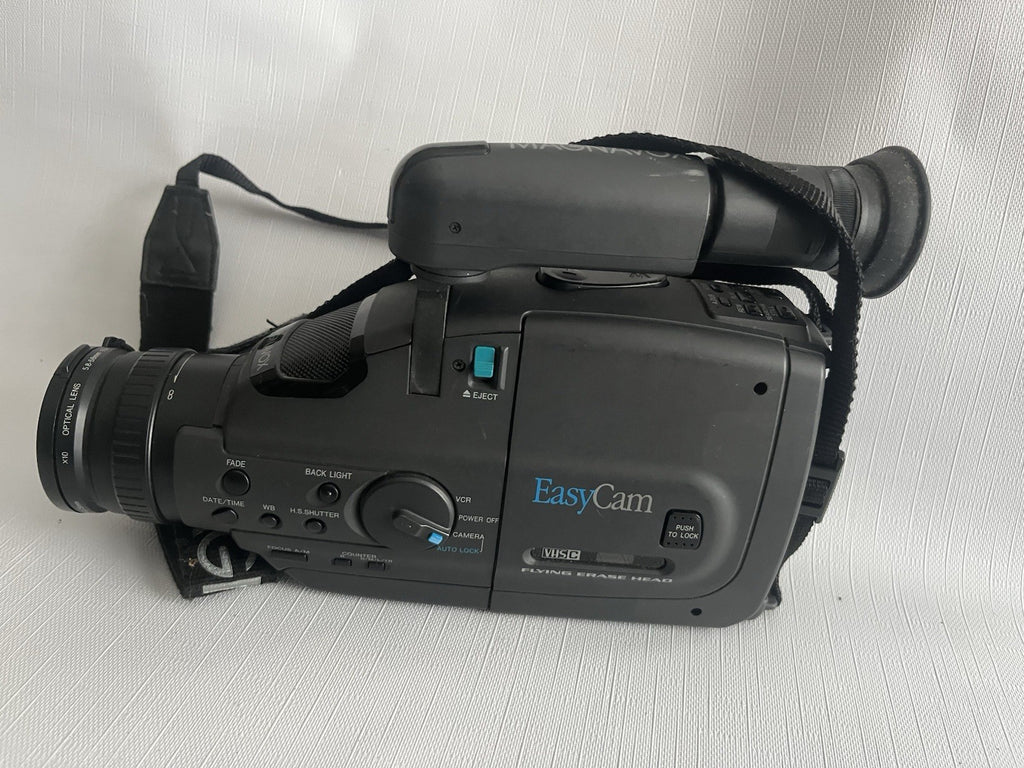Vintage Magnavox Easy Cam w/Charger Batteries AV Cables Hard Case Powers ON-READ