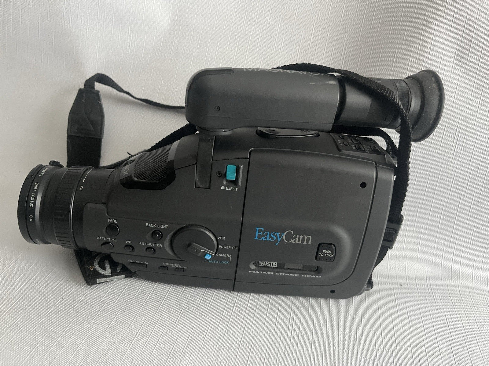 Vintage Magnavox Easy Cam w/Charger Batteries AV Cables Hard Case Powers ON-READ