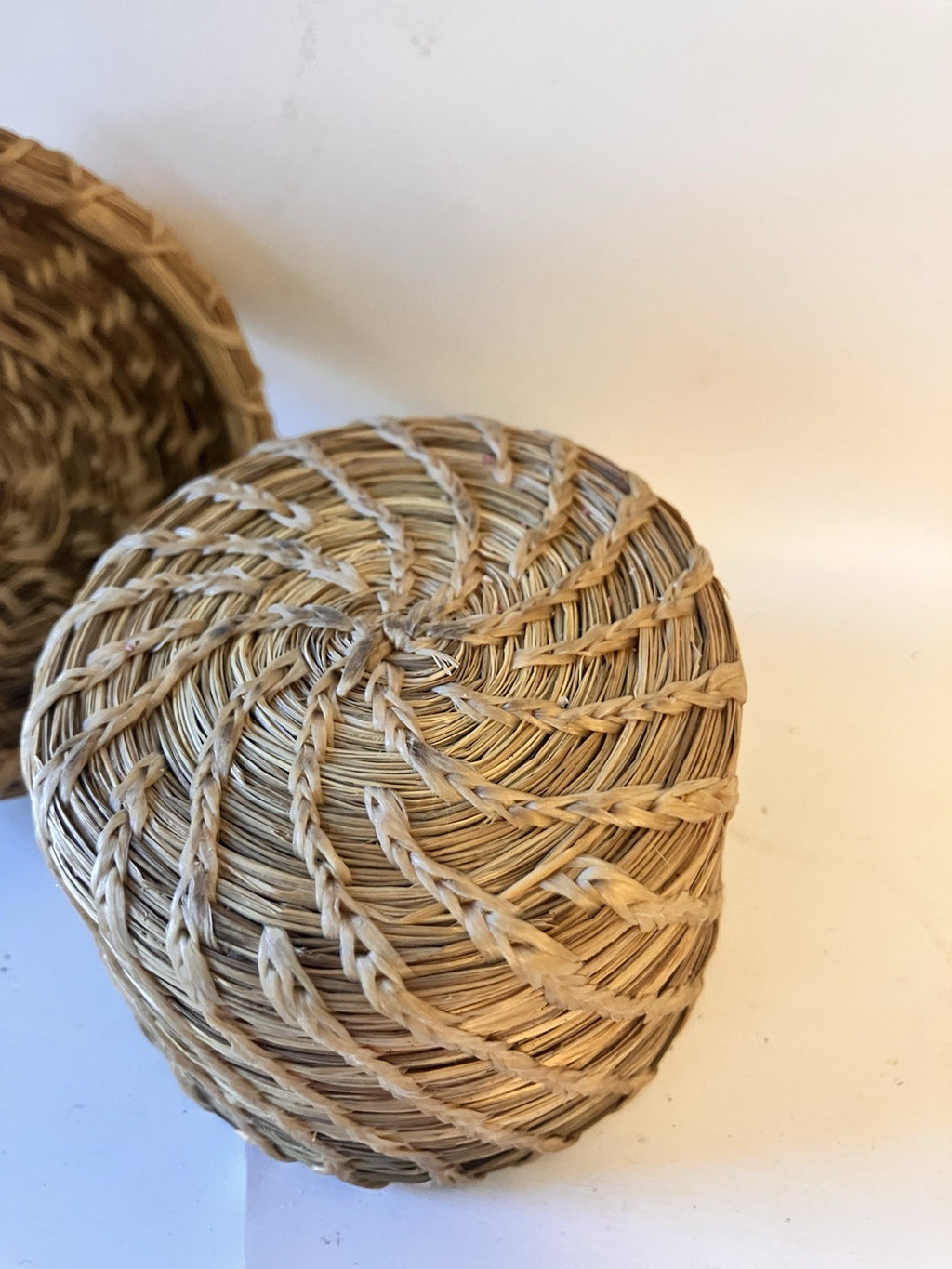 Vintage 3” Tall/Round Small Papago Woven Basket With Lid; Excellent Condition.