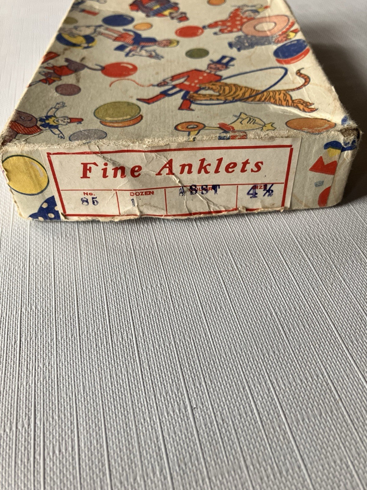 Vintage 1950s Baby Fine Anklets, Figurine And Botany Magazine