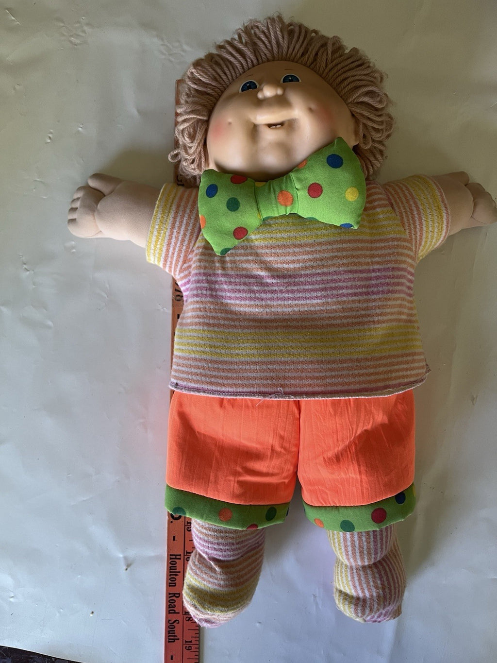 Vintage Cabbage Patch Kids 16”  Lt. Brown Curly W. Blue Circus Doll W/ Green Tie