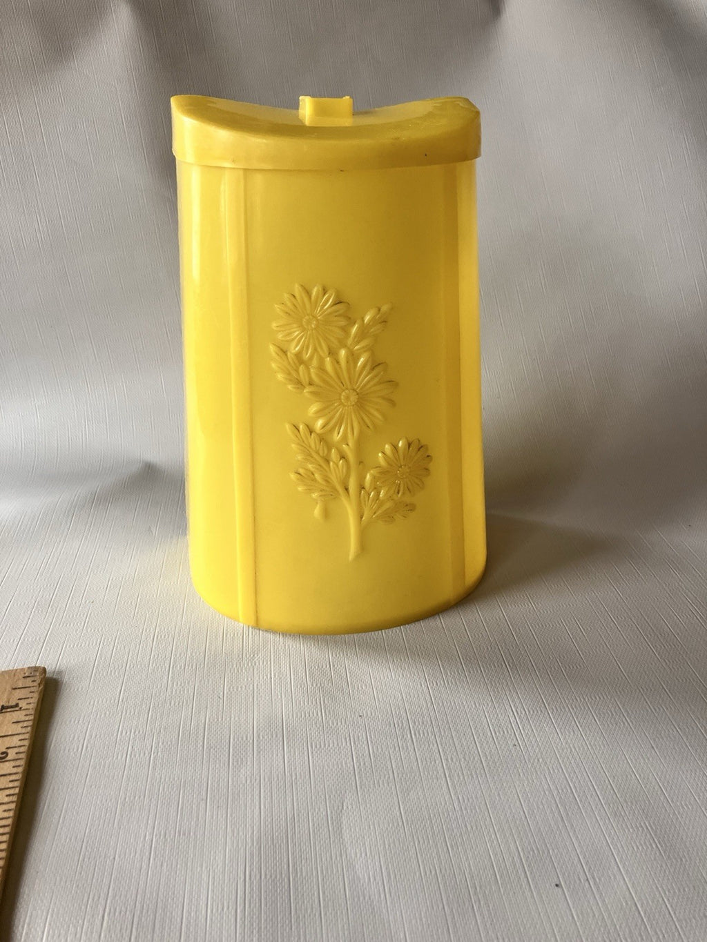 Vintage Yellow Daisy Plastic Slide Shade