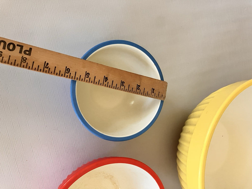 Vintage Melamine Mixing Bowls And NWB 11 Pc Measuring Cups
