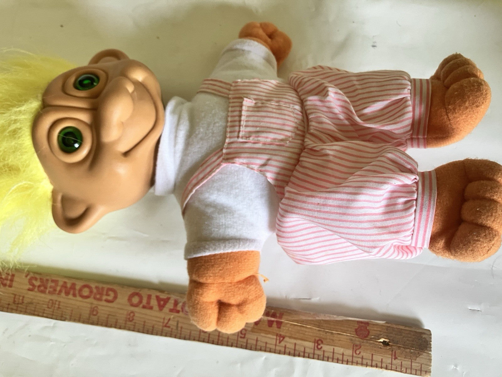 Vtg. 1992 Soma Glo Troll Doll; Light Up Green Eyes W/ Yellow Hair. Pink/white