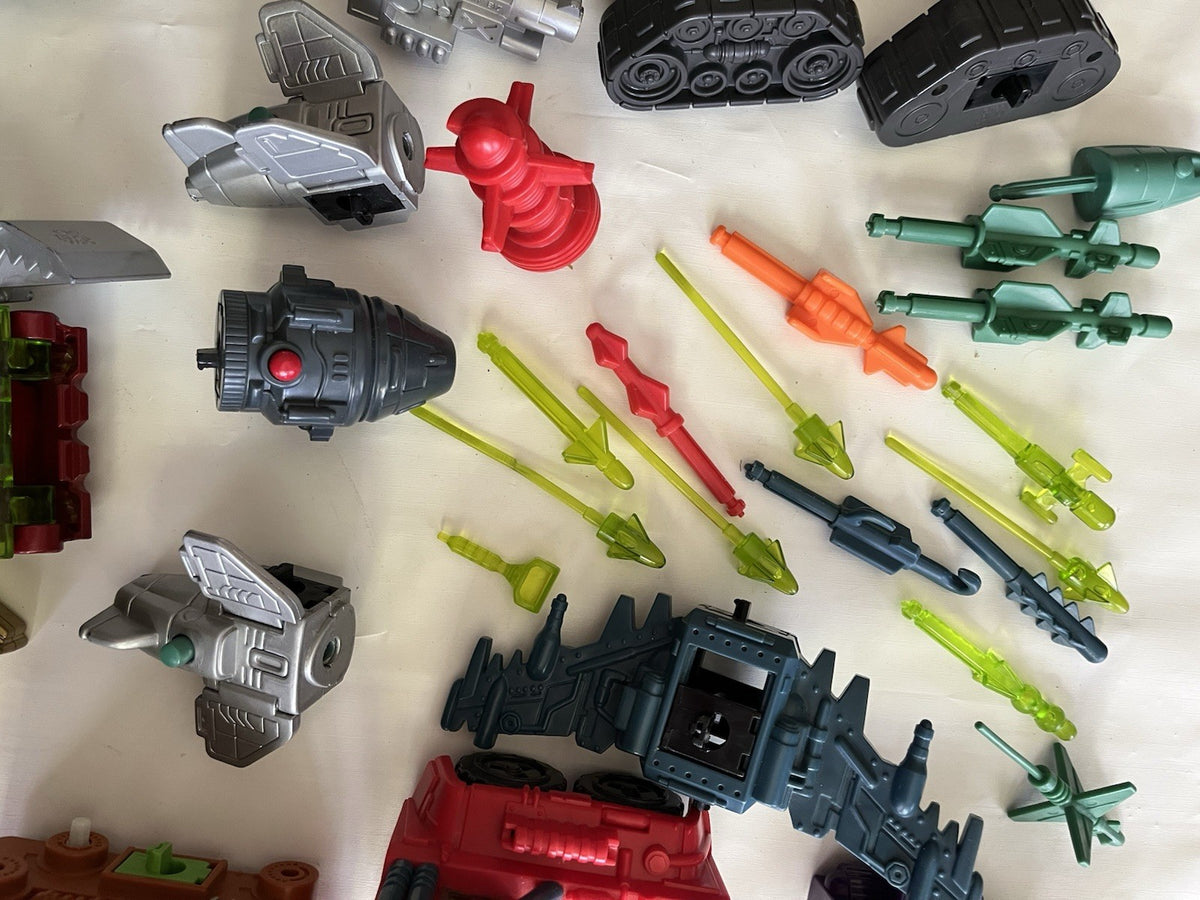 Vintage 1996 Battle Builders Large Lot 100 Pieces Machines, Figures Weapons EUC