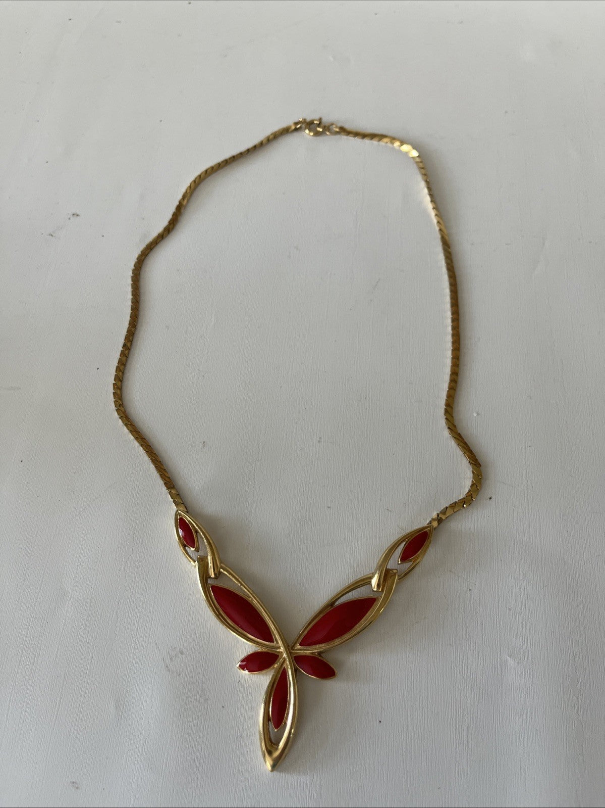 Vintage 1980s Trifari Red Enameled Gold Tone Collar Necklace