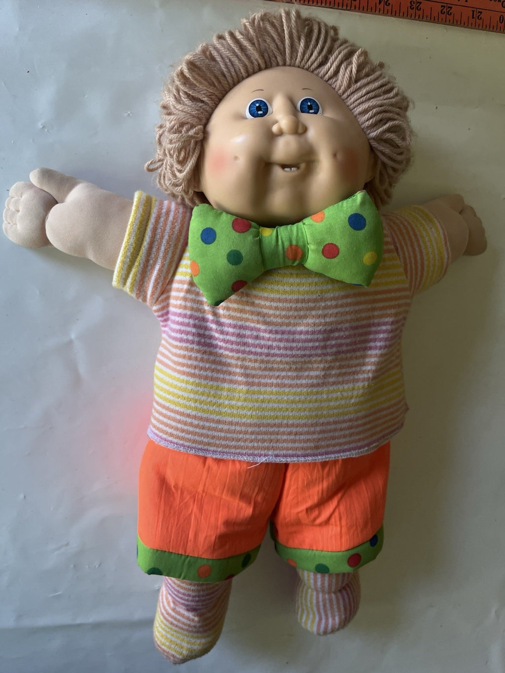 Vintage Cabbage Patch Kids 16”  Lt. Brown Curly W. Blue Circus Doll W/ Green Tie