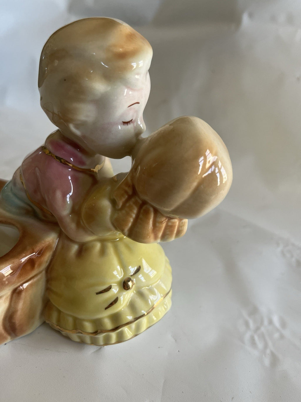Vintage Kissing Couple Ceramic Planter Hand Painted Boy/Girl. Gold Accent EVC