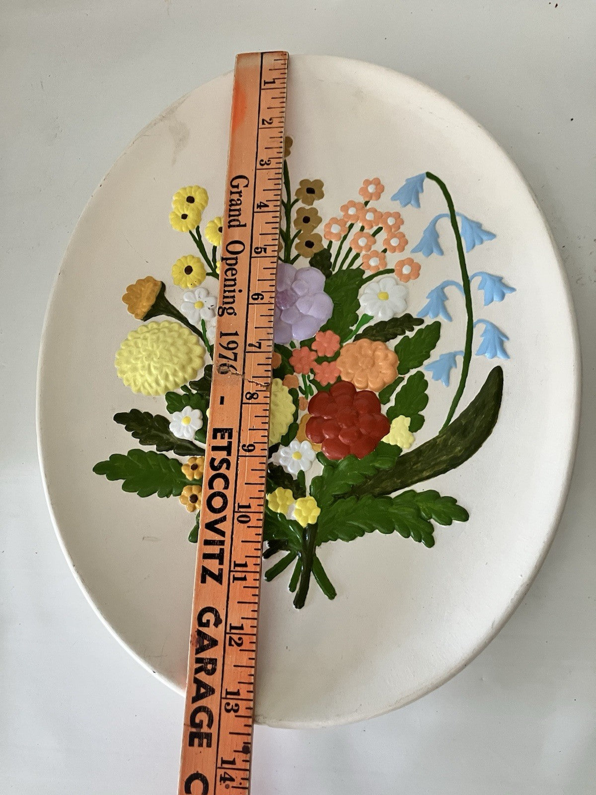 Vintage Ceramic Flower Mold Wall Hanging Plaque; Oval 13x10” EVC