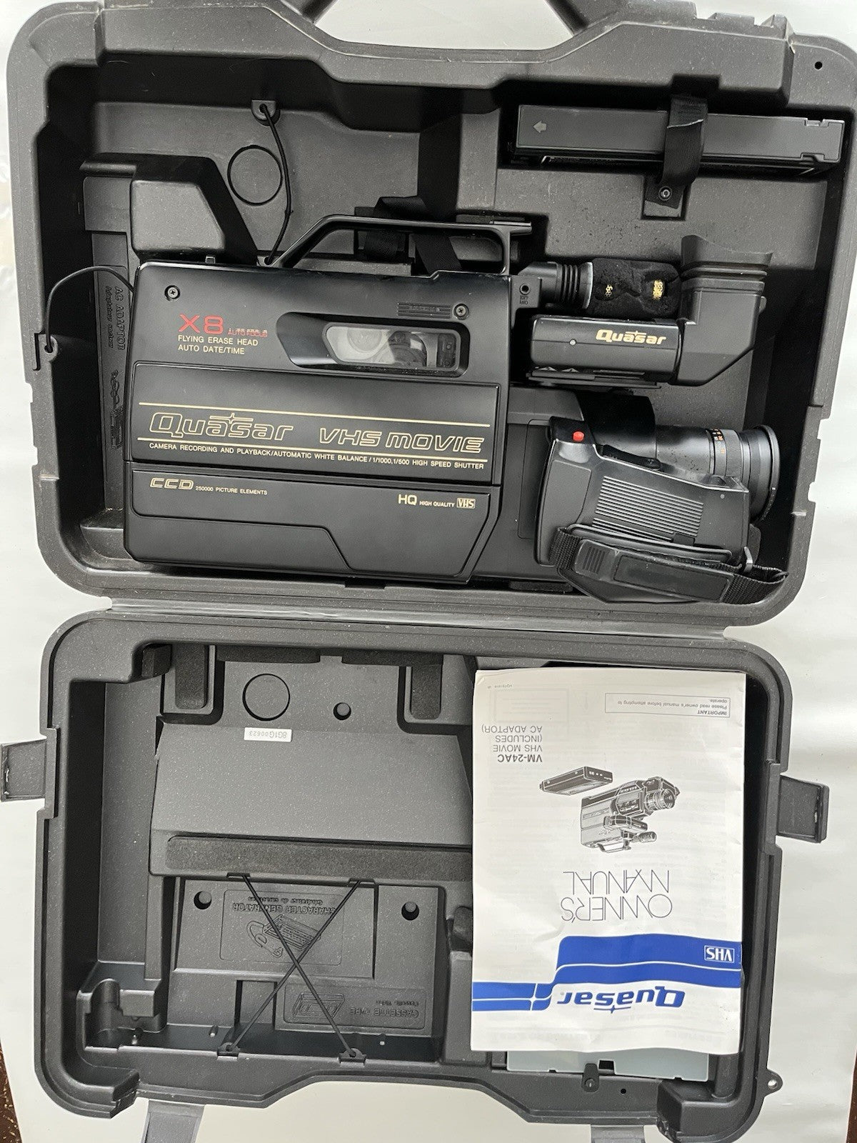 Vintage Quaser VHS Camcorder With Hard case And Accessories