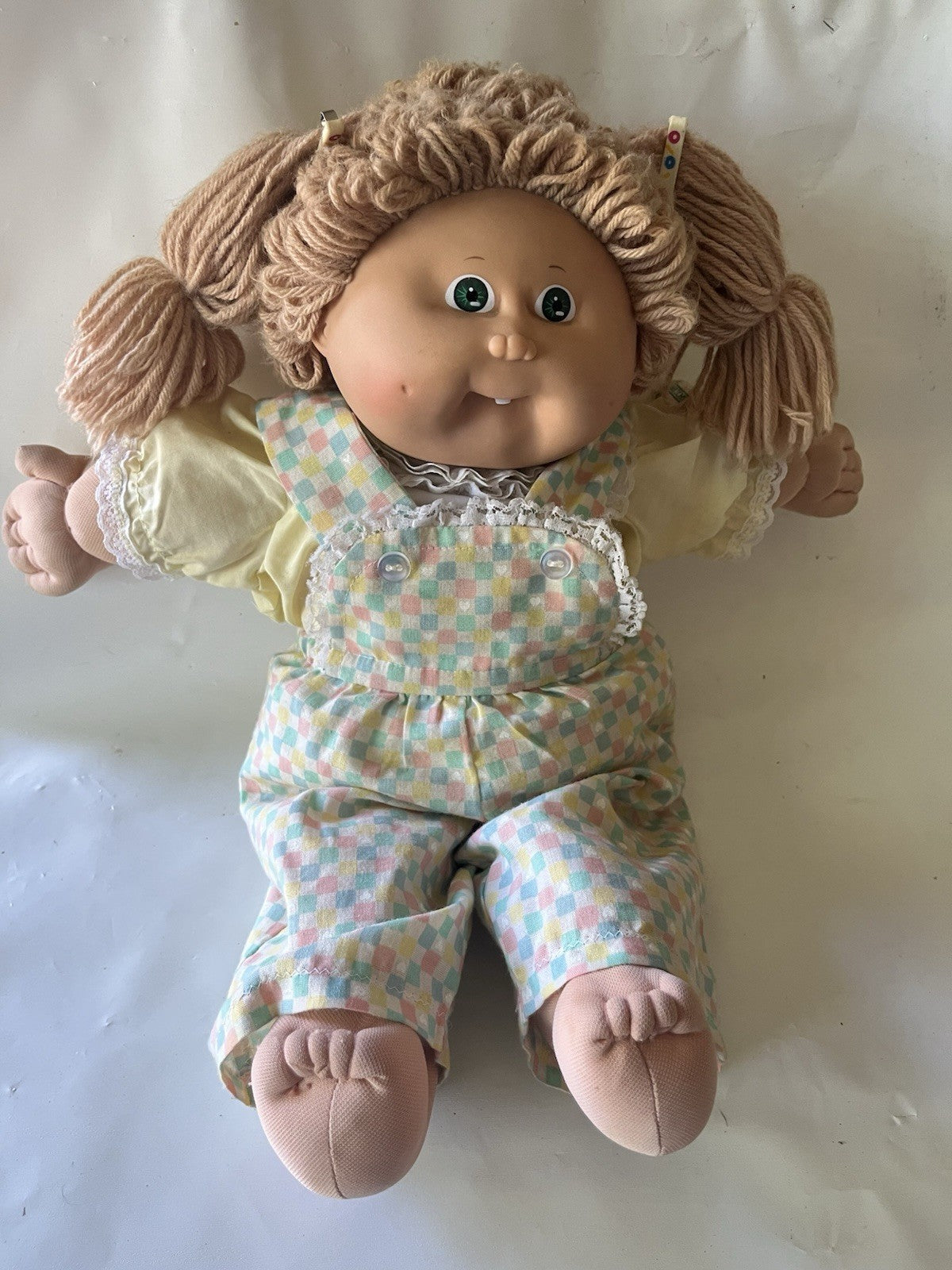 Vintage Cabbage Patch Kids Dirty Blonde Straight Pigtails Green Eyes, Tooth