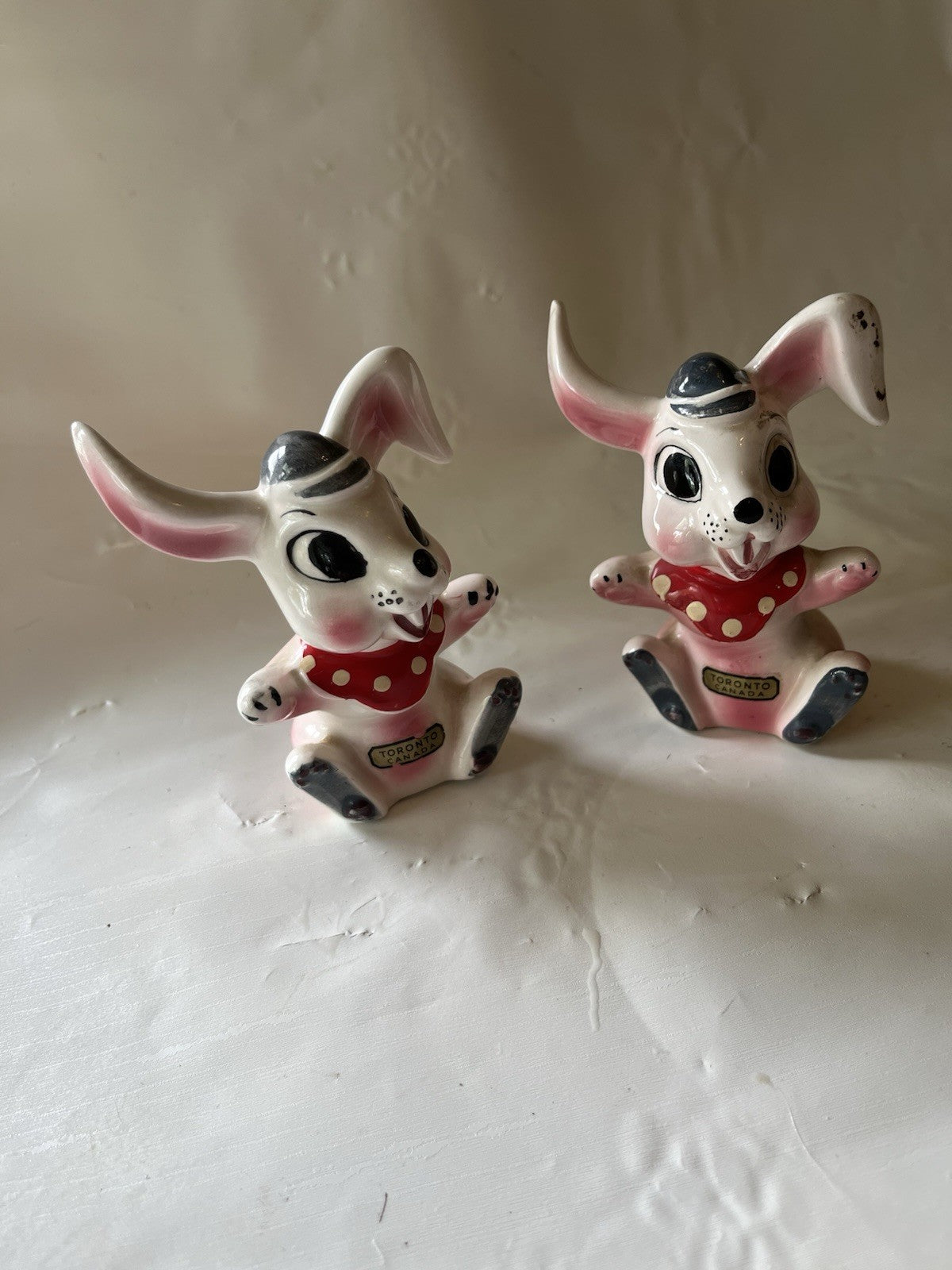 Vintage AnEnterprise Exclusive Artmark Rabbit Salt & Pepper Shakers EVC