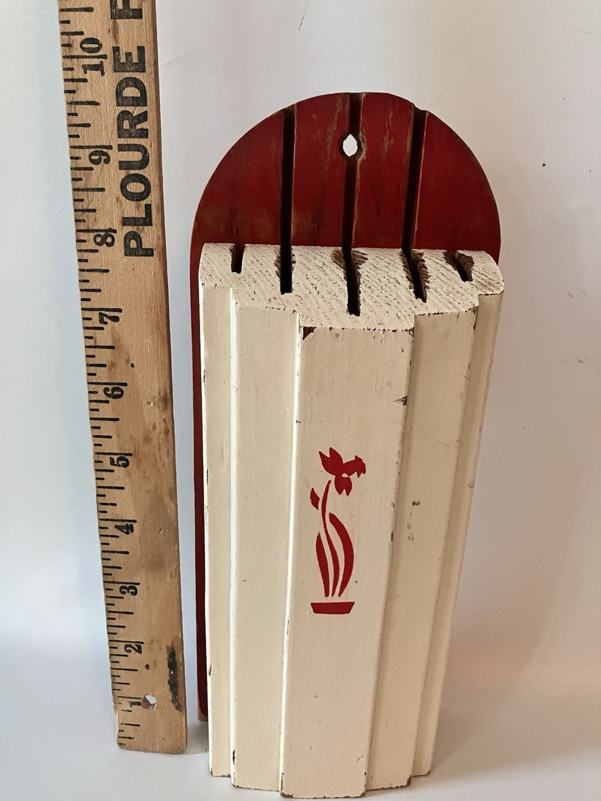Vintage Farmhouse Red and White Knife Holder; Red Daffodil, GUC 1950s