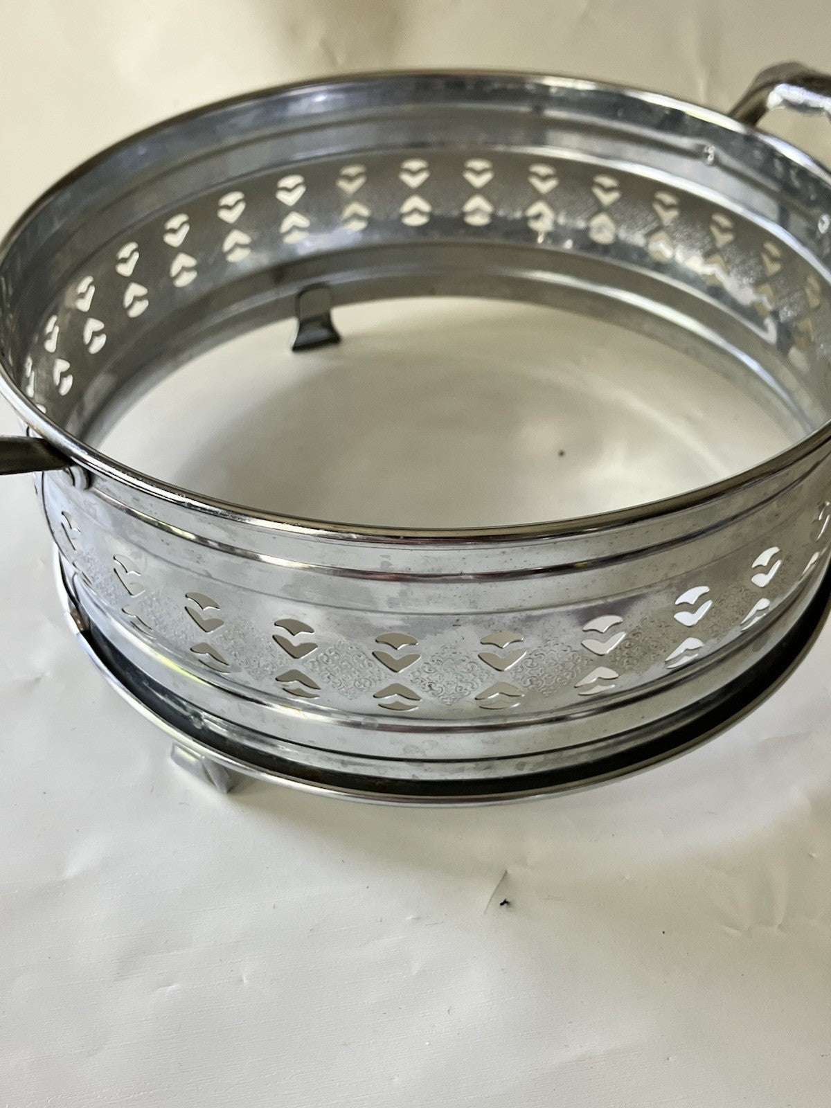 Vintage Hammered Ornate Metal Casserole 8” Round Stand/Carrier Floral Details