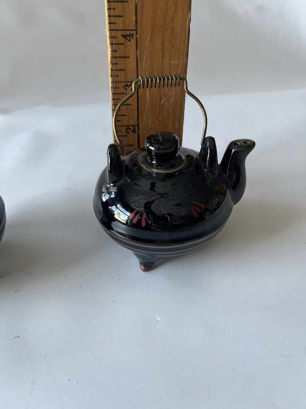 Japanese Brown Ceramic Tea Kettle Hand-painted Rooster Salt/Pepper Shakers