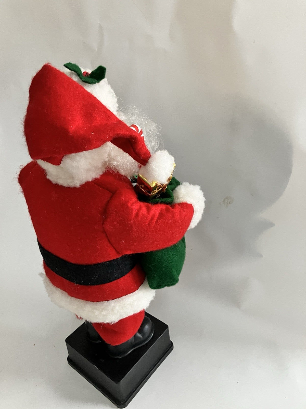 Vintage 1995 Holiday Creations Santa Claus Musical 16" Christmas Figure "Noel "