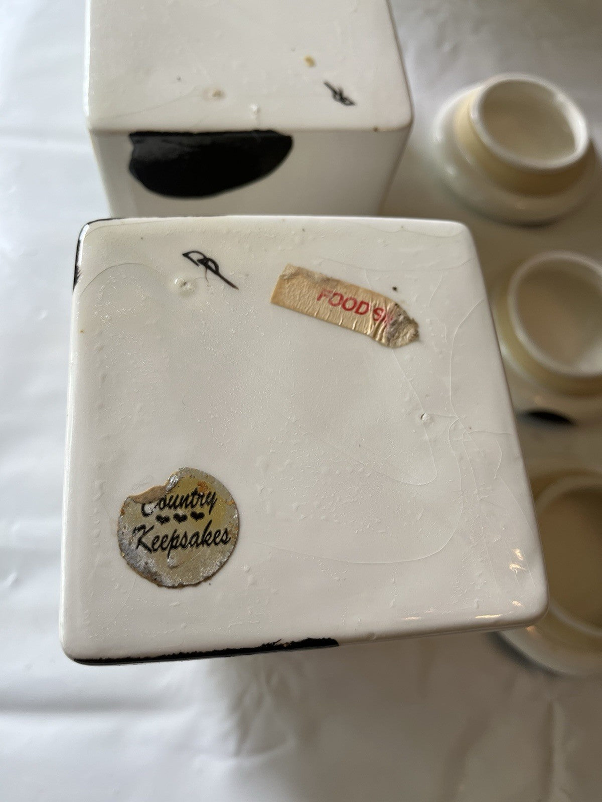 Vintage Country Keepsakes Square Cow Print Canister Set Of 3 W/ Rubber Seal Lids