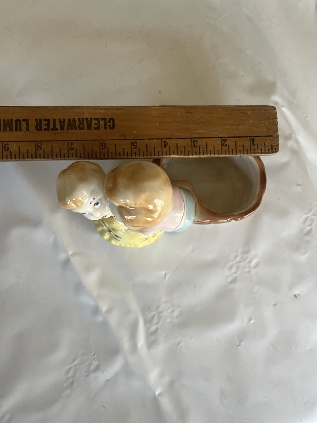 Vintage Kissing Couple Ceramic Planter Hand Painted Boy/Girl. Gold Accent EVC
