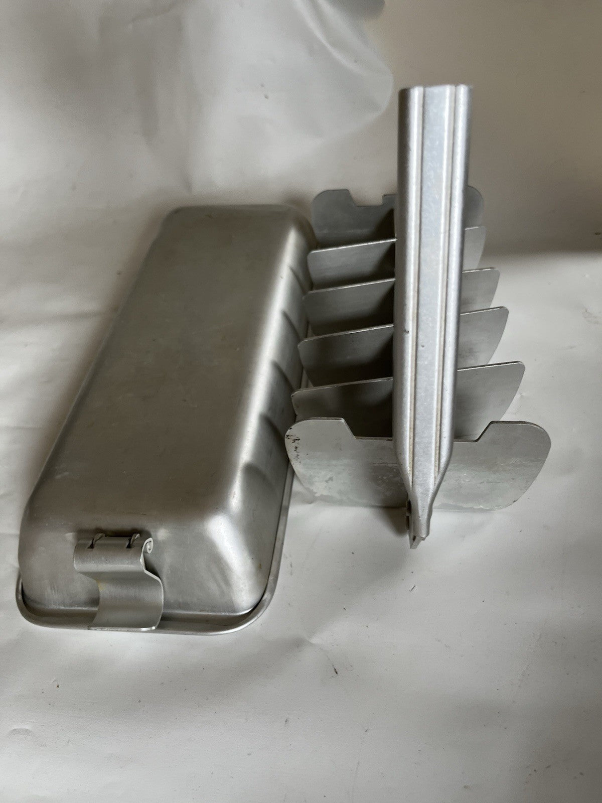 Vintage General Electric Metal Aluminum Ice Cube Tray