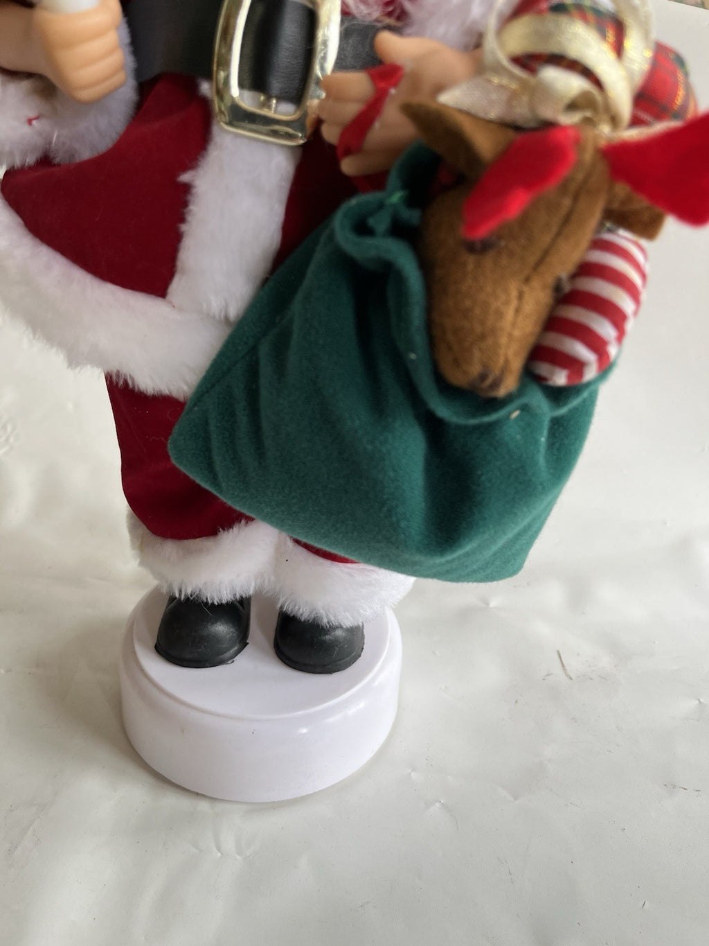 Vintage Christmas Santa With Candle/Toys Movement Figure By Padma